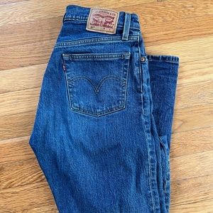 Levi 501 medium wash - size 28